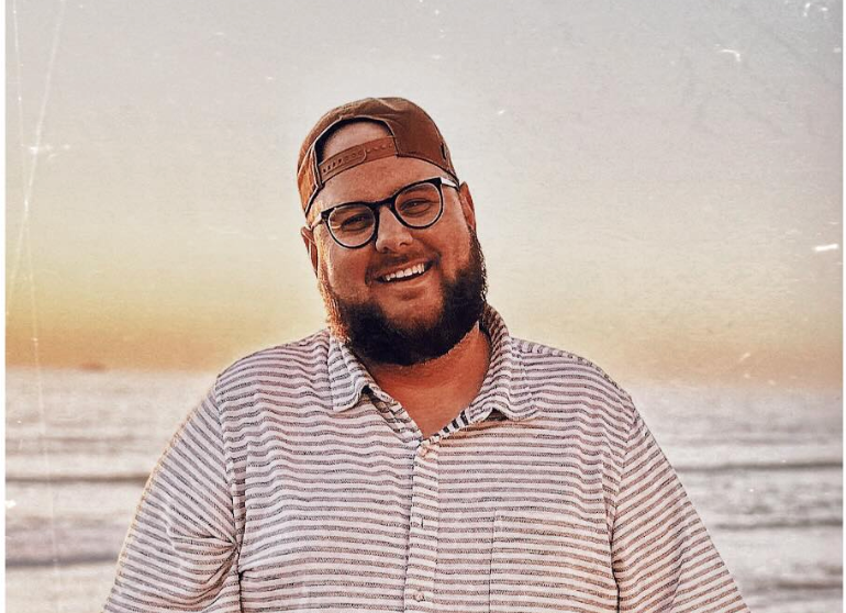 Why Do Your Glasses Always Feel Too Tight? The Key to Comfort for Large-Fit Eyewear Is Here!